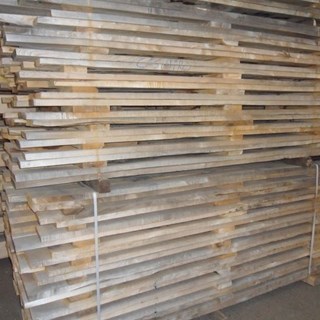 Escaleras de madera: calidad y funcionalidad en Riomader